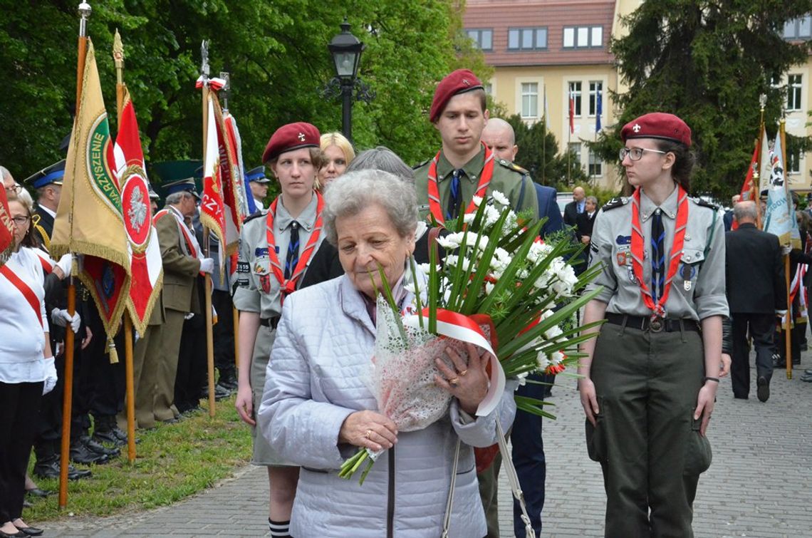 Obchody Święta Konstytucji 3 maja po raz pierwszy przy pomniku marszałka Piłsudskiego