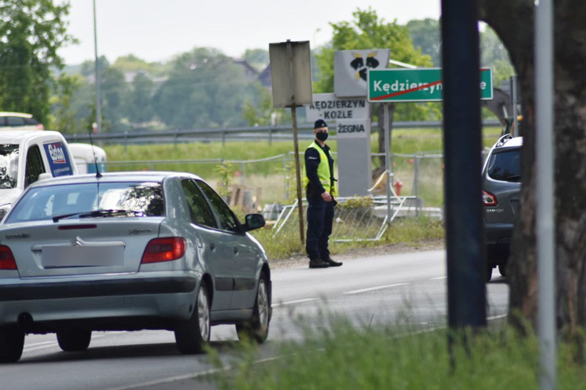 Obława w Koźlu! Policja szuka uciekiniera. Kontrole na drogach wyjazdowych