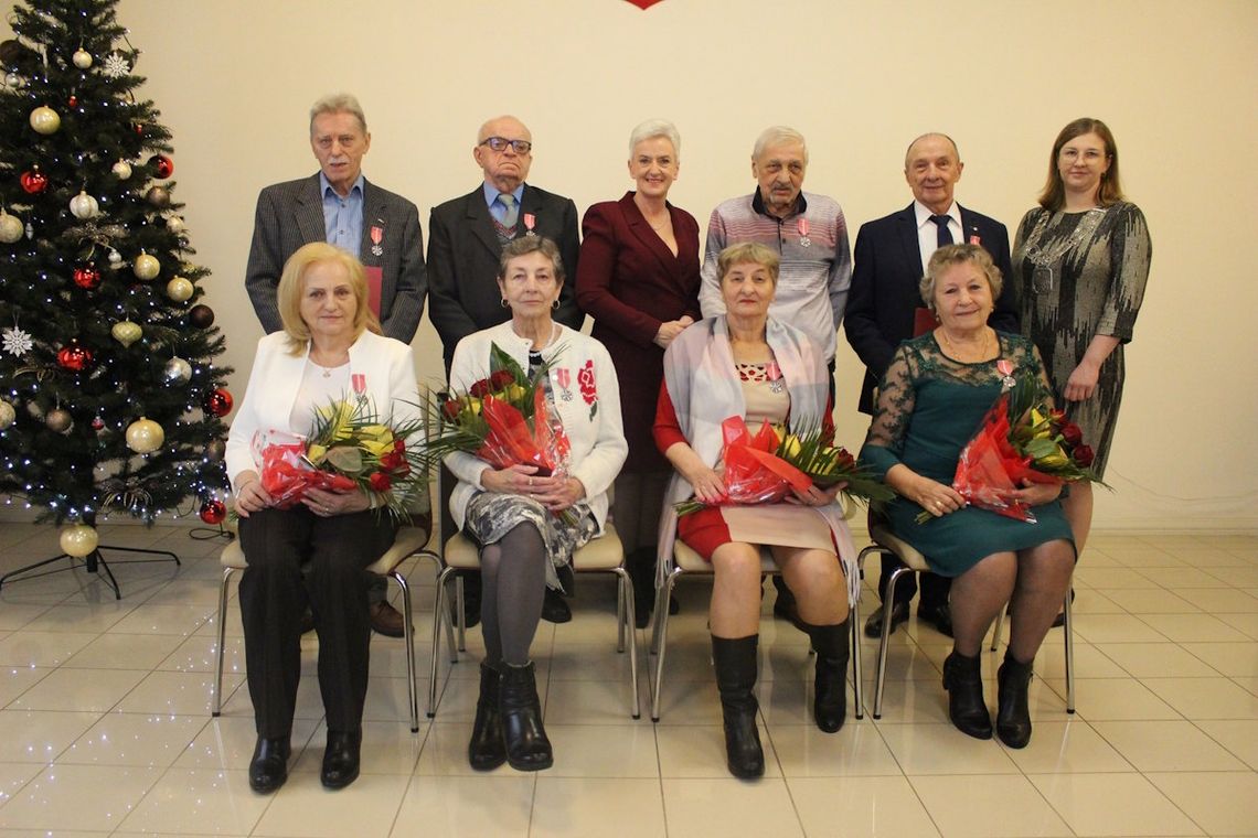 Od 50 lat idą razem przez życie. Cztery pary z Kędzierzyna-Koźla świętowały "Złote Gody". ZDJĘCIA