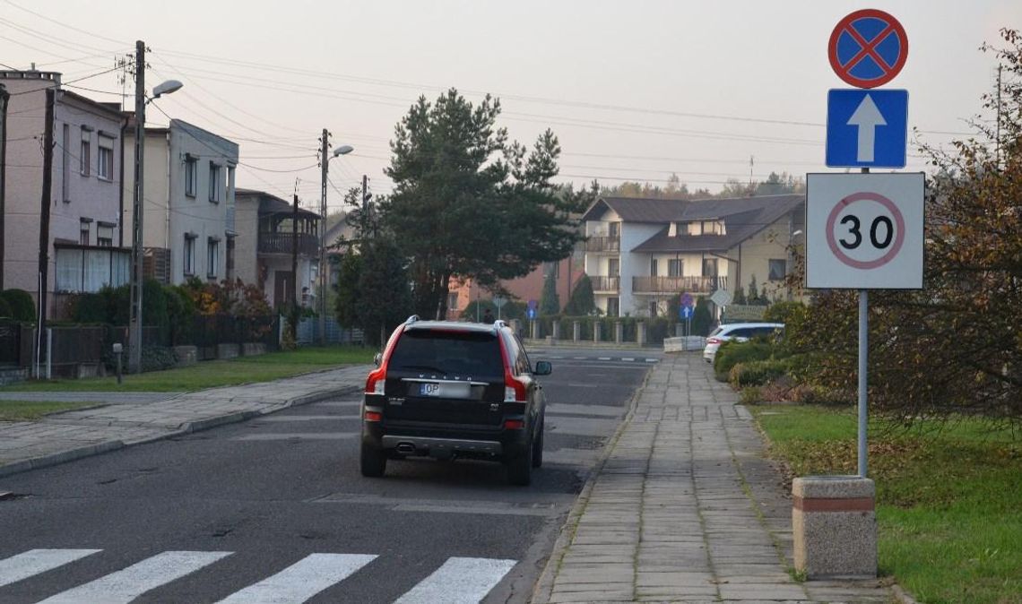 Od dziś zmiana organizacji ruchu przy cmentarzach w Koźlu i na Kuźniczce