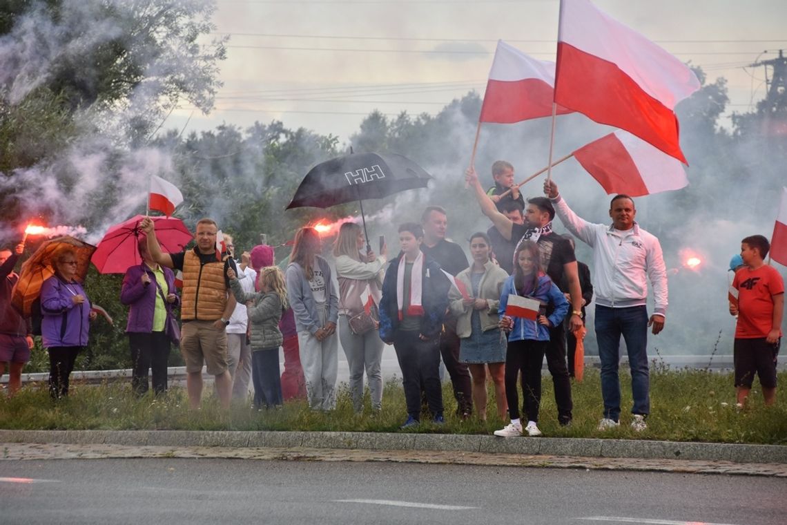 Oddali hołd warszawskim powstańcom. Godzina „W” na rondzie Pileckiego