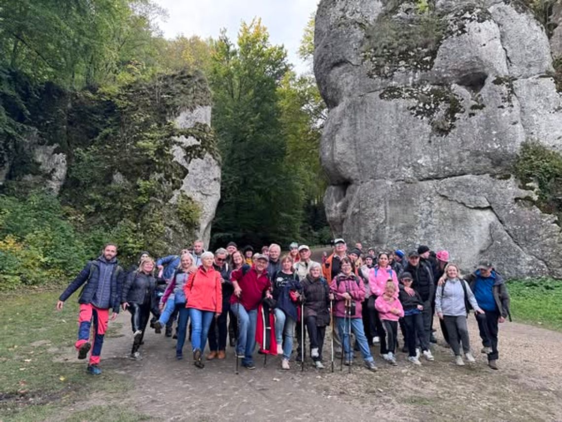 Odwiedzili Polskie Malediwy i Ojcowski Park Narodowy. Rada Osiedla Piastów-Powstańców Śląskich zabrała swoich mieszkańców na kolejny wyjazd integracyjny