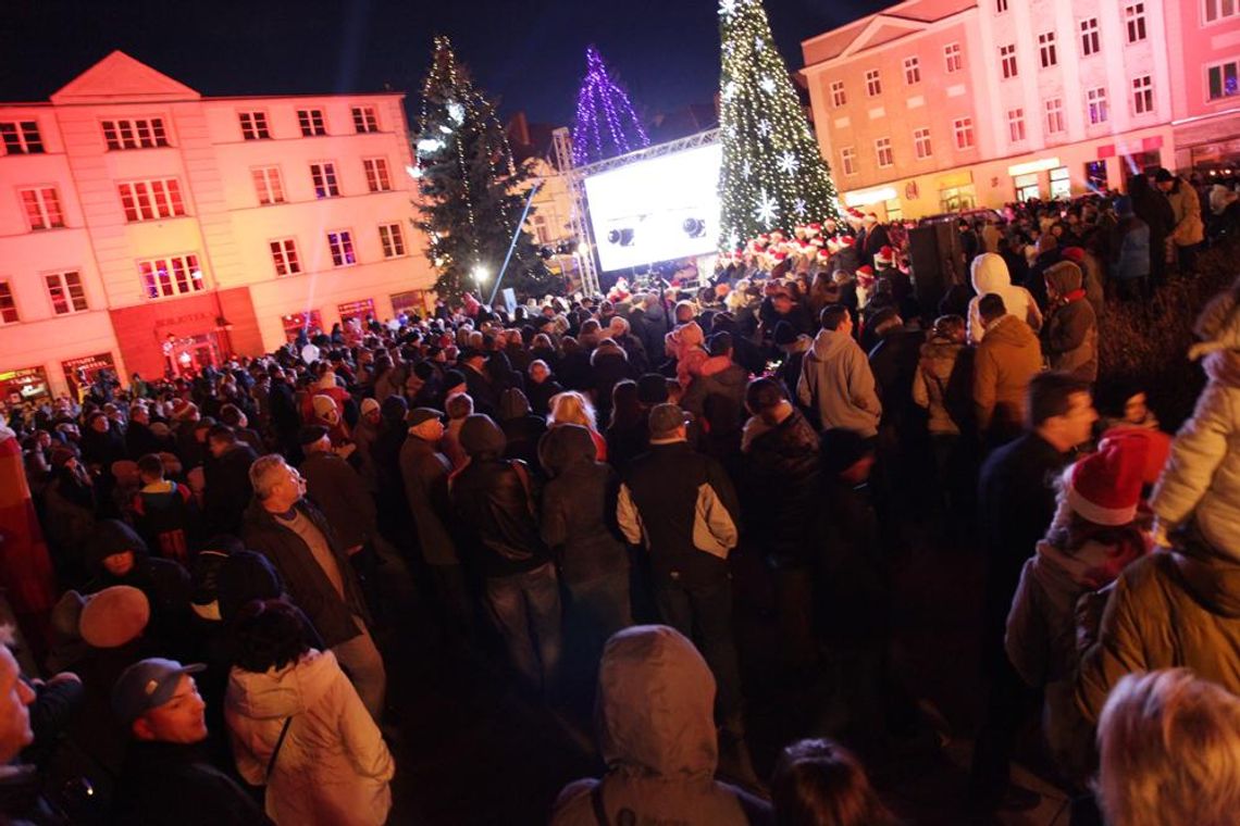 Ogromna choinka i efektowna iluminacja kozielskiego Rynku. Miasto szykuje świąteczne atrakcje