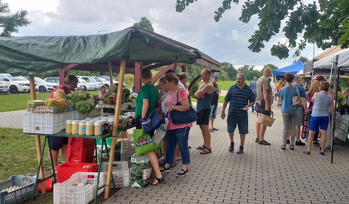 Okazja do kupna swojskich produktów i wyrobów rzemieślniczych. W sobotę Bazar z Utopcem w Sukowicach