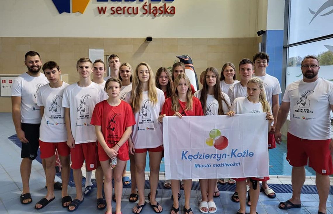 Osiem medali pływaków MUKS WOPR Kędzierzyn-Koźle na zawodach Grand Prix w Zabrzu