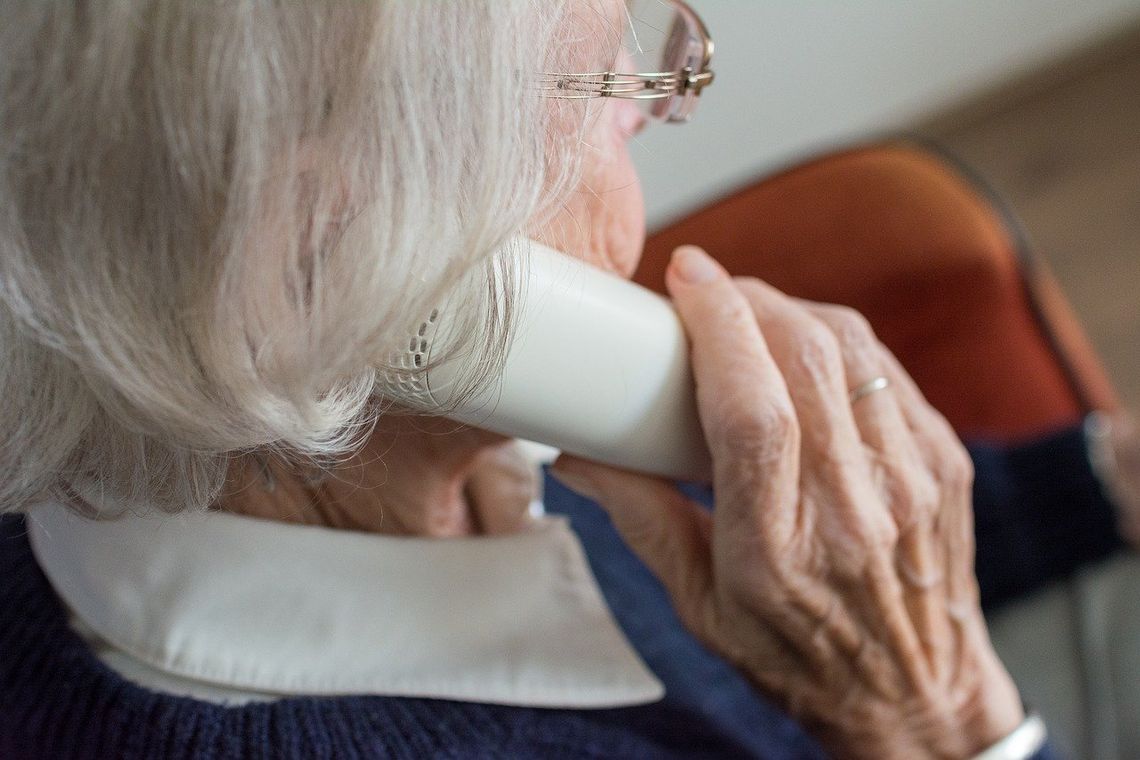 Oszuści udają strażników miejskich i biorą od seniorów pieniądze na zakupy. Przekazujemy ostrzeżenie