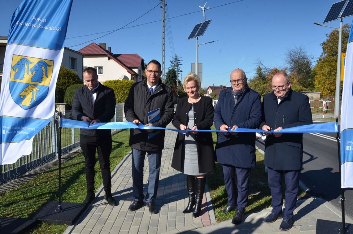 Otwarcie drogi z Karchowa do Gościęcina. Po remoncie jest bezpieczniej i bardziej komfortowo