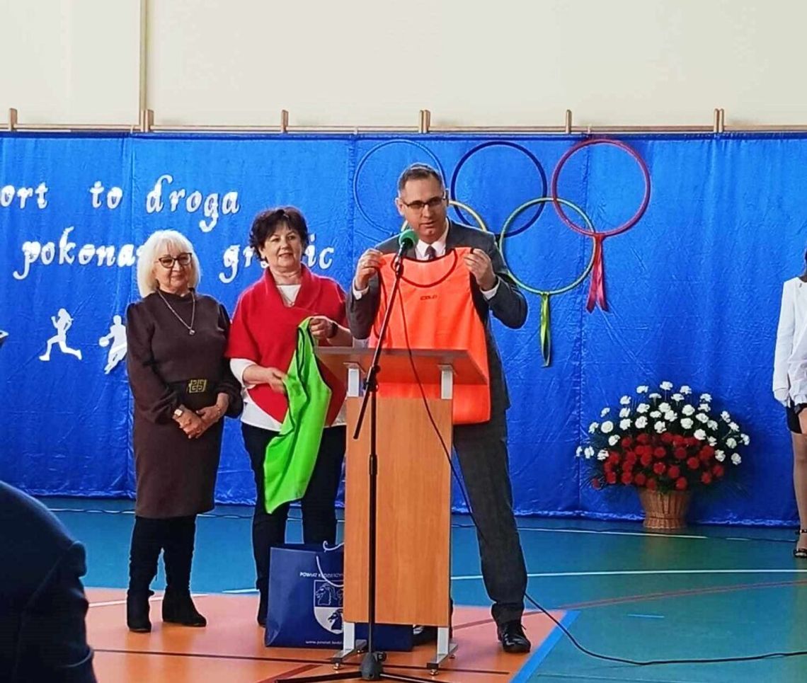 Otwarcie nowej sali gimnastycznej przy szkole w Dziergowicach. Inwestycja pochłonęła ponad 7,5 mln zł