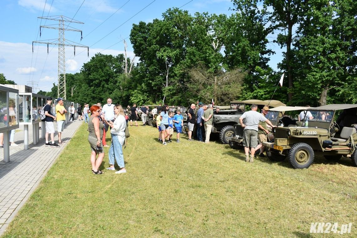 Pancerny Skorpion odwiedził Schron przy ulicy Zwycięstwa. Piknik w hołdzie powstańcom śląskim