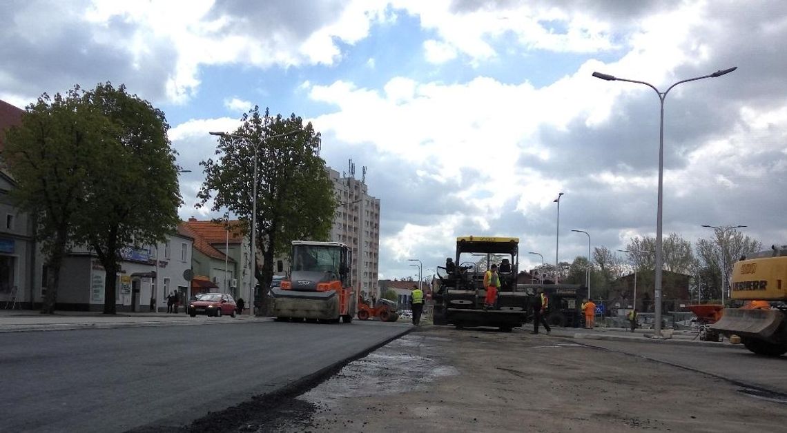 Parking przed dworcem kolejowym wciąż zamknięty. Remont opóźnił się przez pogodę