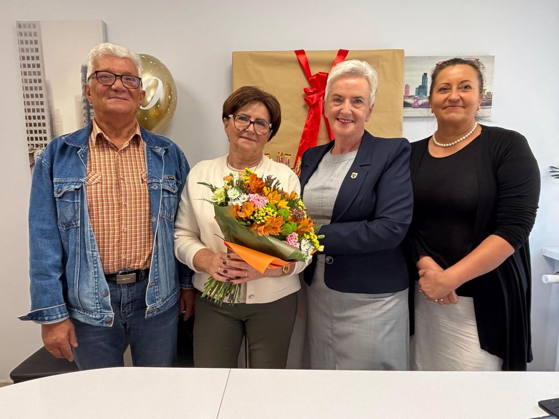 Pięć dekad pracy w mieszkaniówce. Halina Mińczuk świętuje okrągły jubileusz Pięć dekad pracy w mieszkaniówce. Halina Mińczuk świętuje okrągły jubileusz