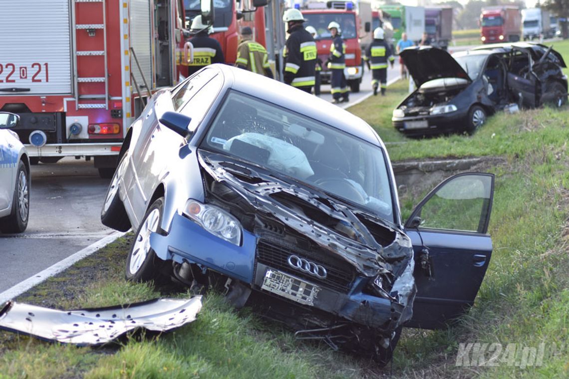 Pięć osób zabranych do szpitala po zderzeniu dwóch osobówek na drodze krajowej