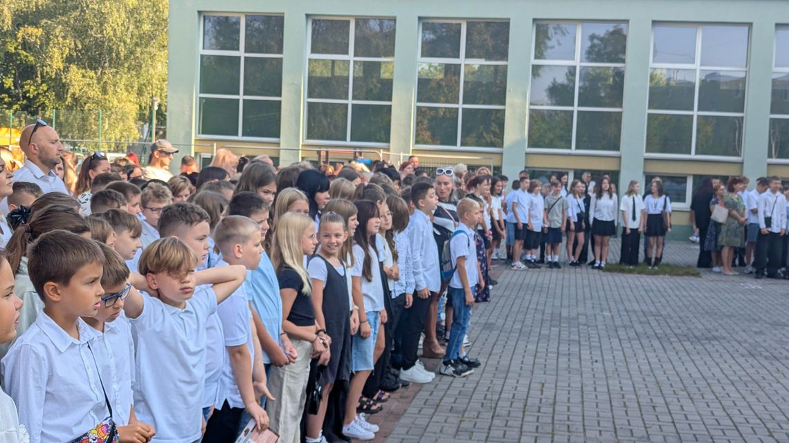 Pierwszy dzwonek w kędzierzyńsko-kozielskich podstawówkach. Uczniowie wrócili dziś do szkolnych ławek