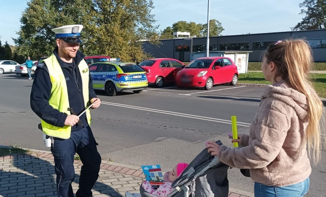 Piesi, rowerzyści i kierowcy pod lupą policjantów. Drogówka od rana prowadzi akcję w naszym powiecie