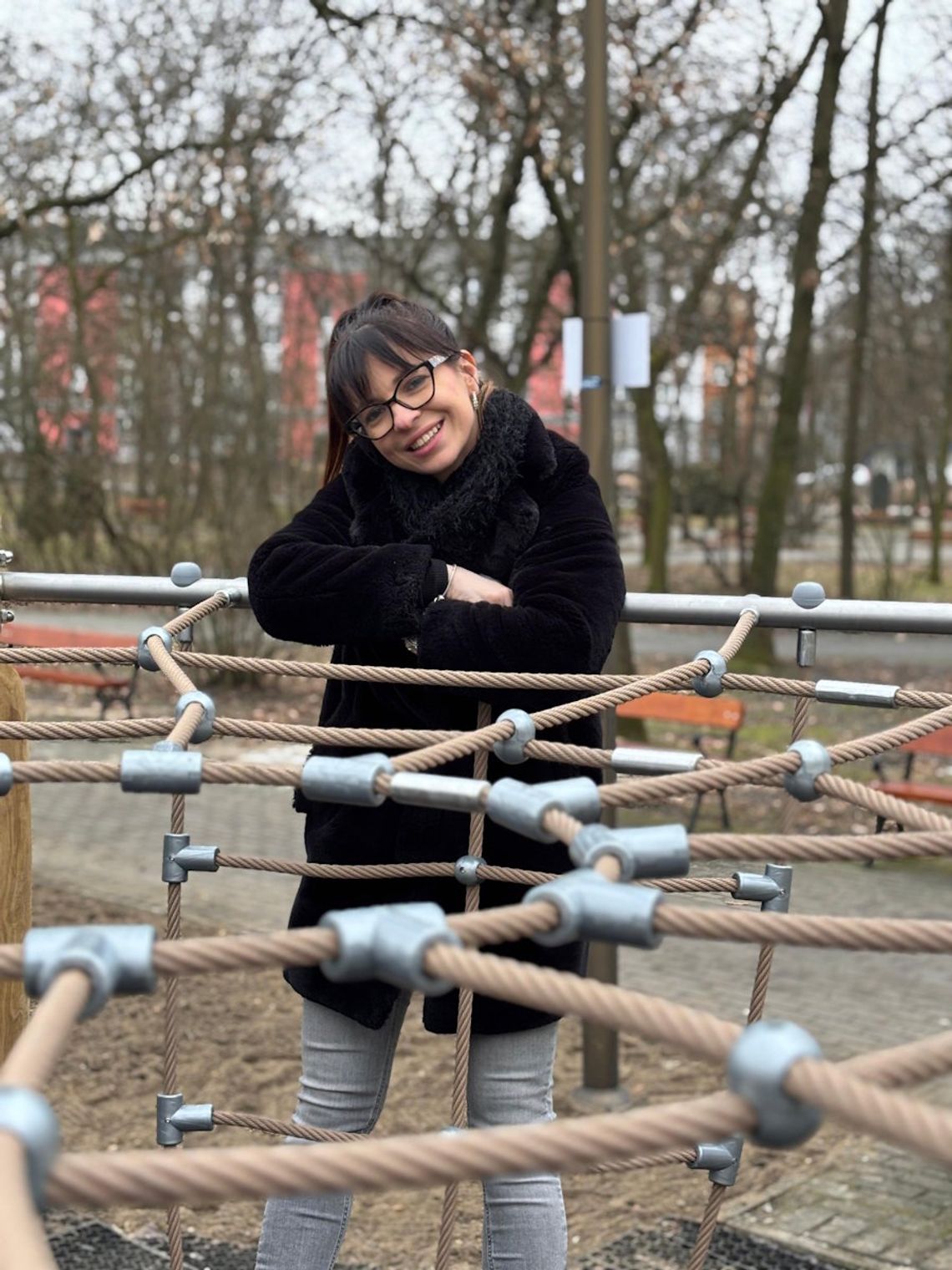 Plac zabaw w Parku Pojednania zmienił oblicze. Dzieci mogą już testować nowe urządzenia. ZDJĘCIA