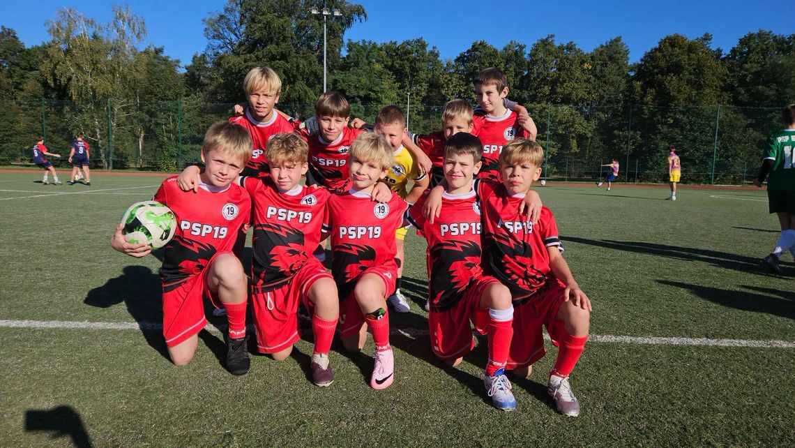 Podwójny triumf PSP 19. Oba puchary MOSiR Cup zostały w szkole [ZDJĘCIA]