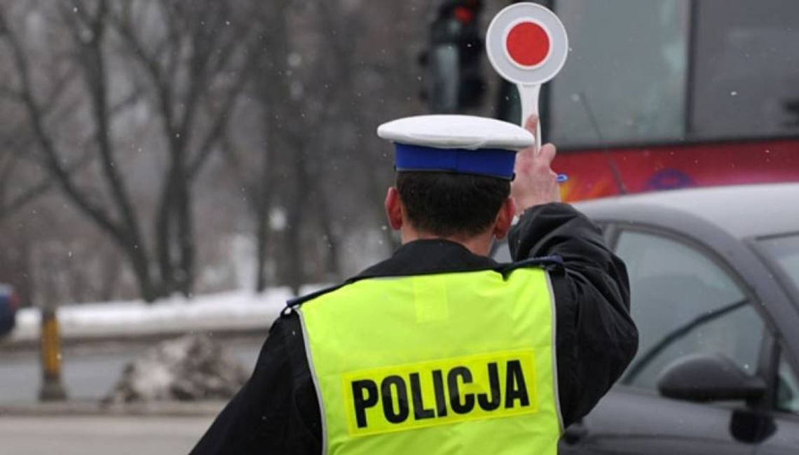 Policja szuka świadków potrącenia kobiety. Możliwe, że sprawcę nagrały kamerki w innych autach