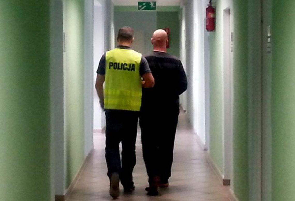 Policja zatrzymała sutenera z Kędzierzyna-Koźla. Wykorzystywał trudną sytuację kobiet. WIDEO