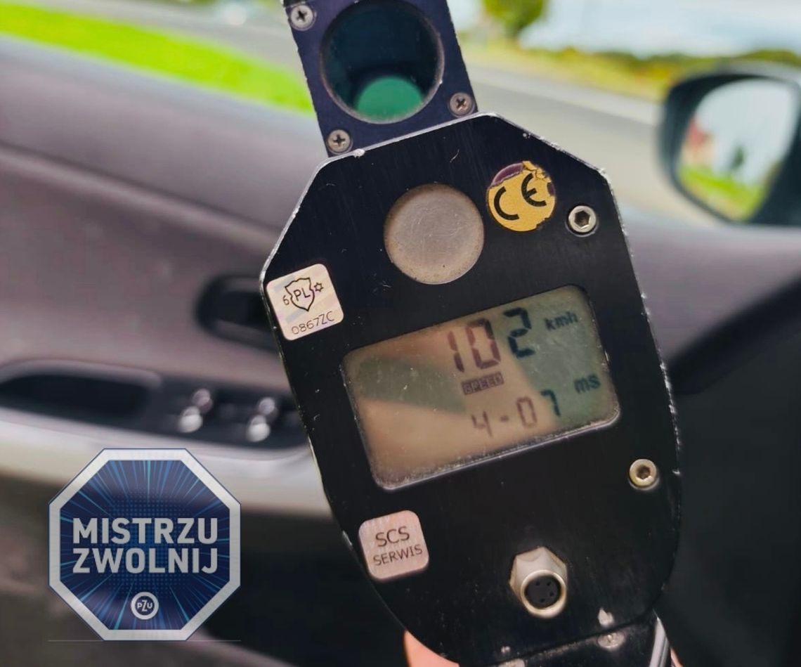 Policjanci kontrolowali prędkość. Młody kierowca stracił prawo jazdy, inny zapłacił 2500 zł