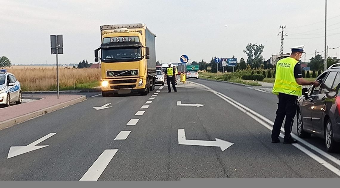 Policjanci skontrolowali trzeźwość ponad 350 kierowców. Podczas akcji zatrzymano pijanego 33-latka