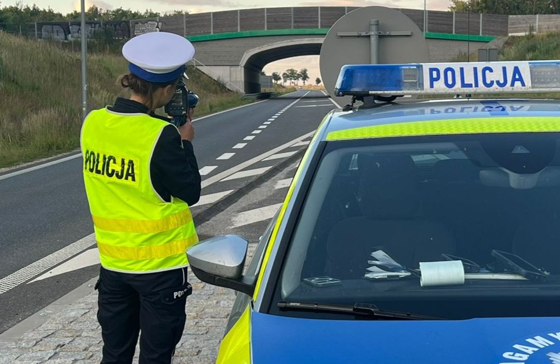 Policyjna akcja prędkość: ponad 60 kierowców jechało za szybko, dwóch straciło uprawnienia Policyjna akcja prędkość: ponad 60 kierowców jechało za szybko, dwóch straciło uprawnienia