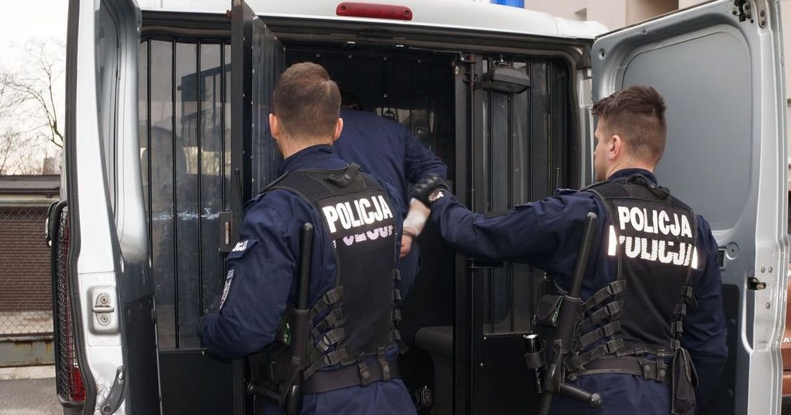 Policyjny pościg na ulicach Kędzierzyna-Koźle. 38-letni kierowca był pijany i miał zakaz jazdy