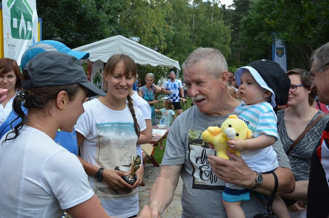 Ponad 150 osób pobiegło, by weprzeć chorego na nowotwór Szymonka. FOTOREPORTAŻ