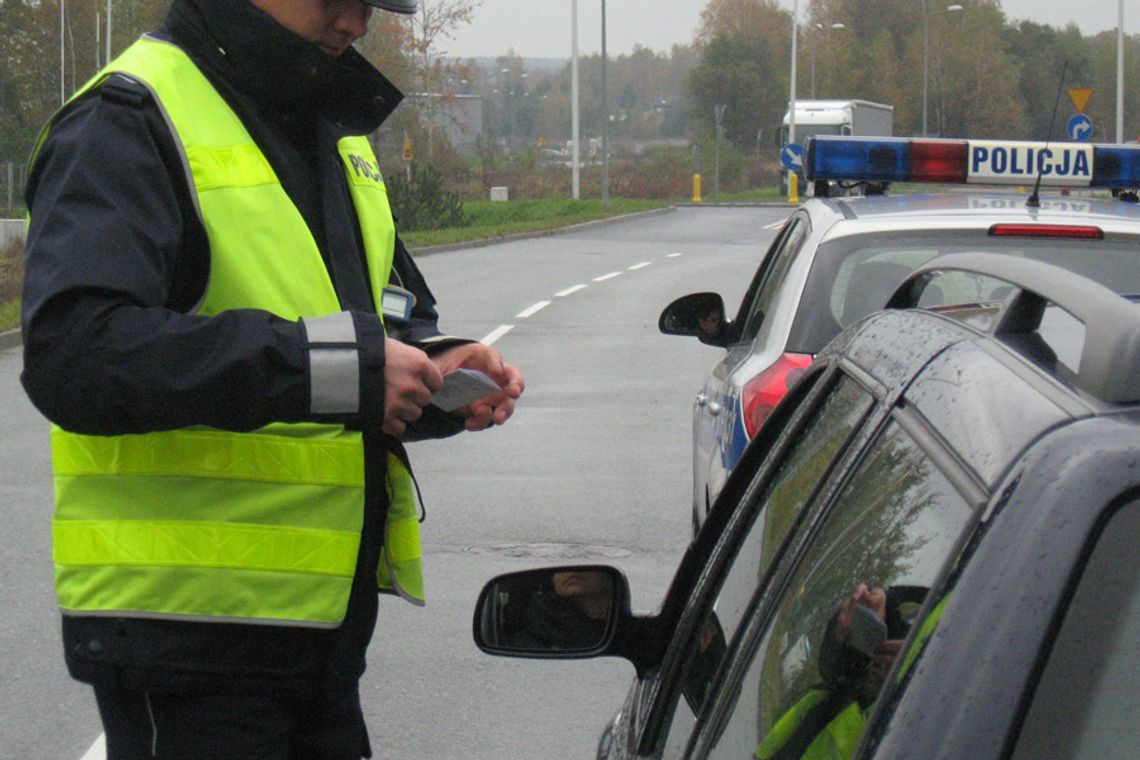 Ponad 75 wykroczeń, kierowcy bez uprawnień i zatrzymane dowody: bilans sobotniej akcji "Prędkość"