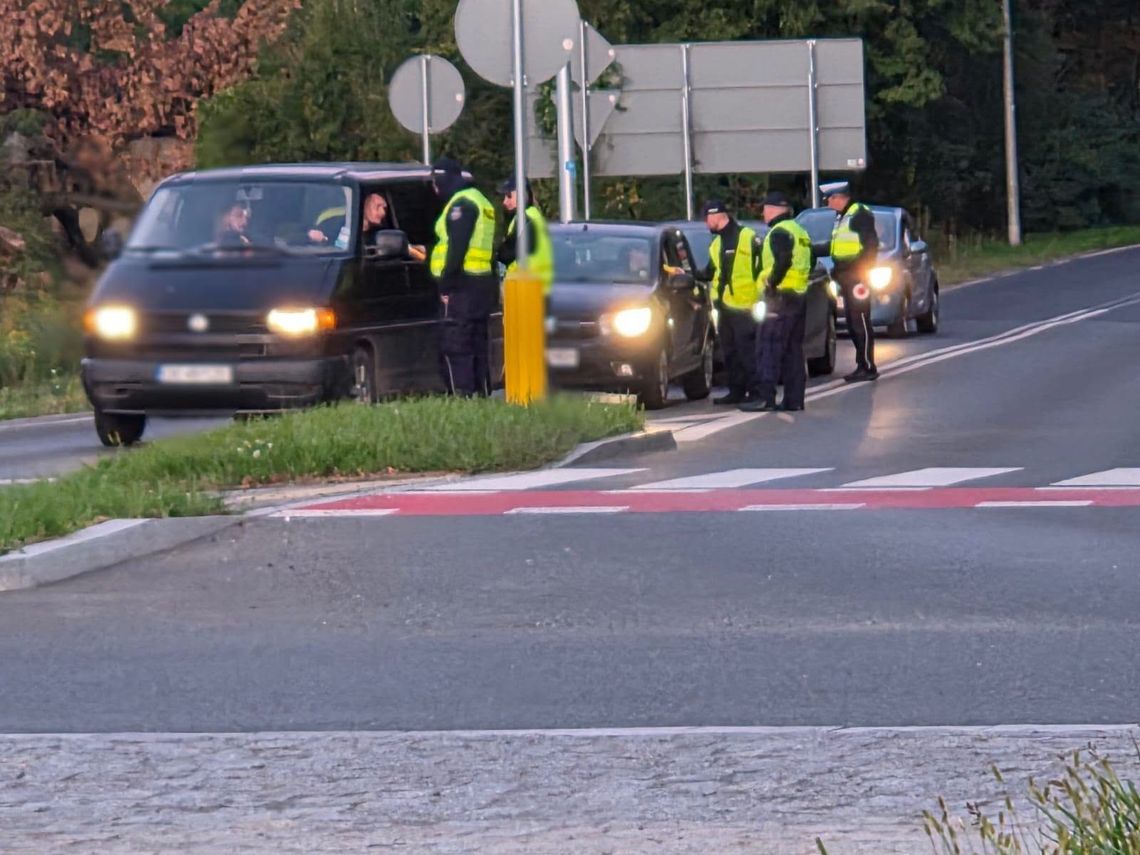 Poranna akcja policji. Dwóch kierowców po alkoholu wpadło podczas kontroli Poranna akcja policji. Dwóch kierowców po alkoholu wpadło podczas kontroli