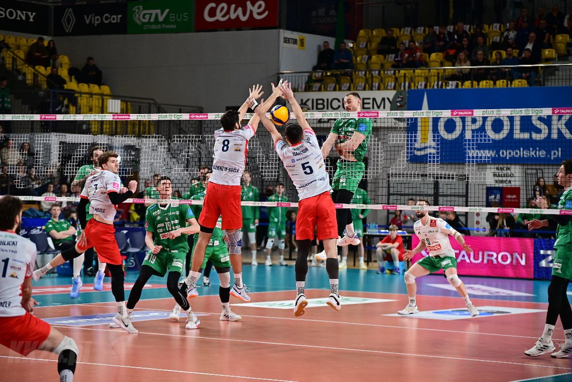 Porażka ZAKSY przed własną publicznością. Kędzierzynianie nie sprostali Indykpolowi AZS Olsztyn Porażka ZAKSY przed własną publicznością. Kędzierzynianie nie sprostali Indykpolowi AZS Olsztyn