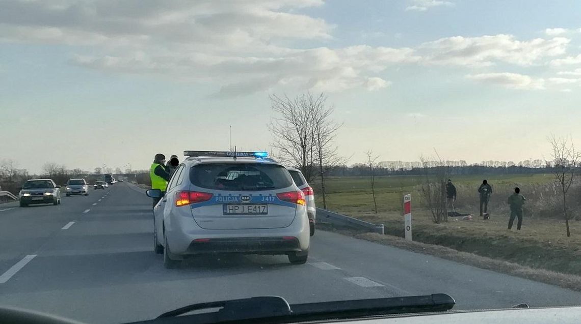 Pościg CBŚ na drodze krajowej nr 45. Handlarze narkotyków próbowali potrącić policjanta