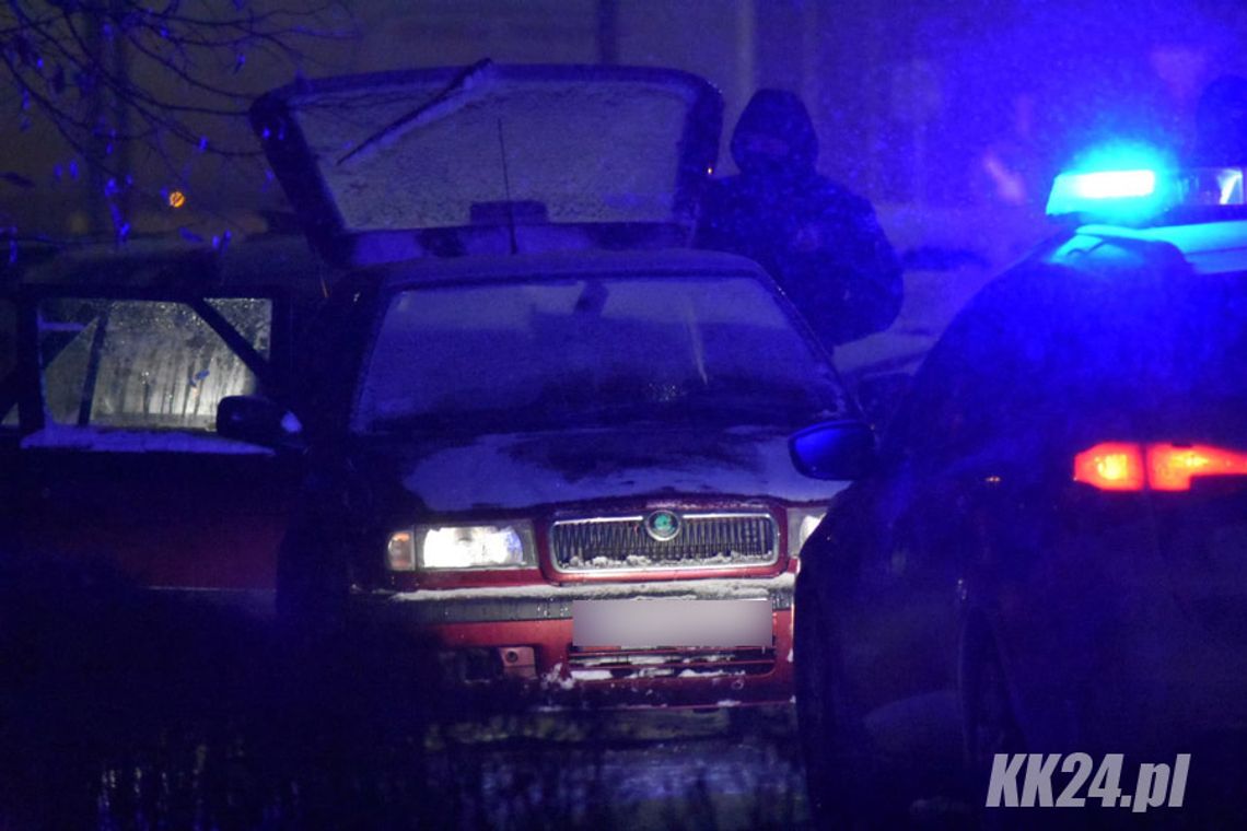 Pościg za złodziejem katalizatora w centrum Kędzierzyna-Koźla. W aucie kobieta w ciąży