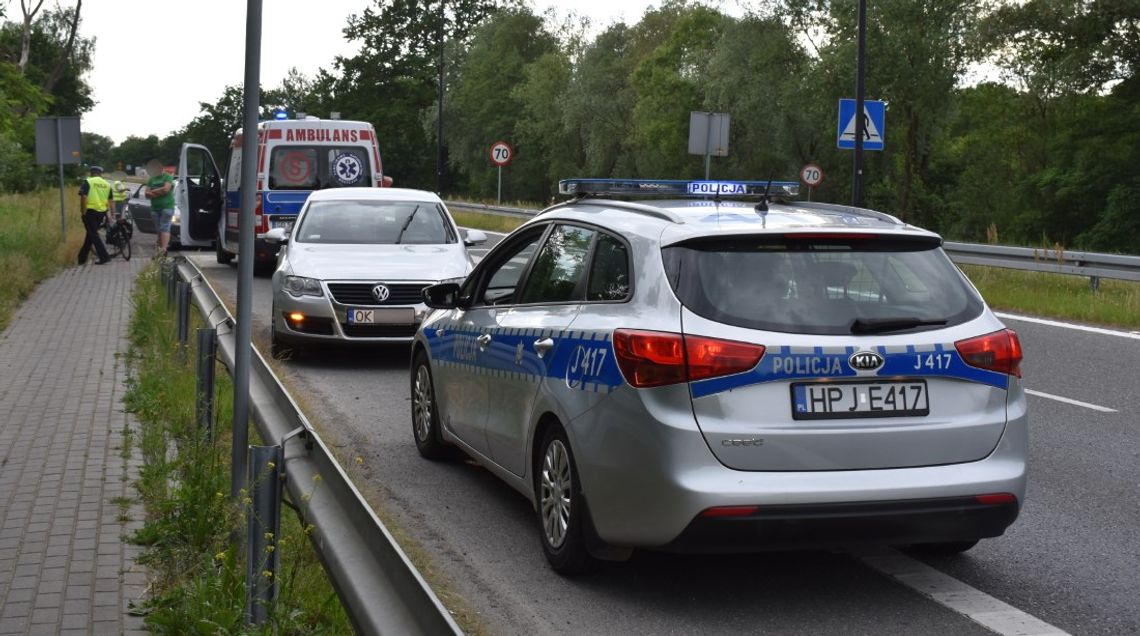 Potrącenie pieszej na obwodnicy miasta. Kierowca nie zatrzymał się przed oznakowanym przejściem