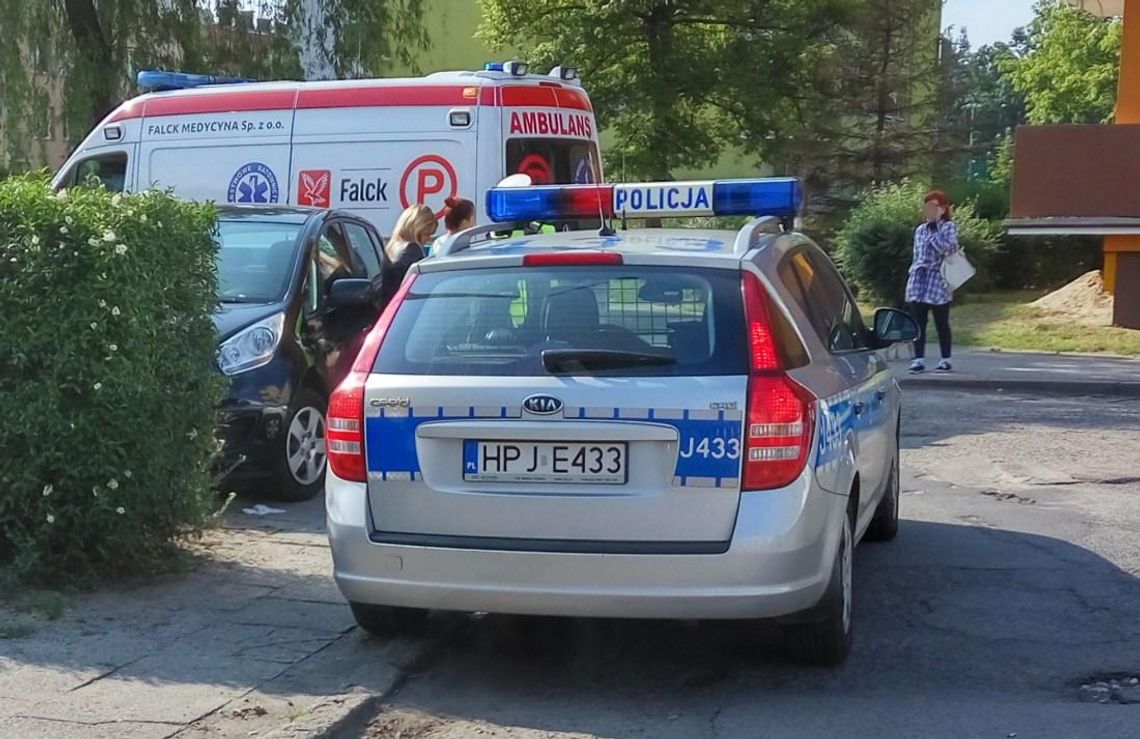 Potrącenie rowerzystki na Pogorzelcu. Starsza pani trafiła do szpitala