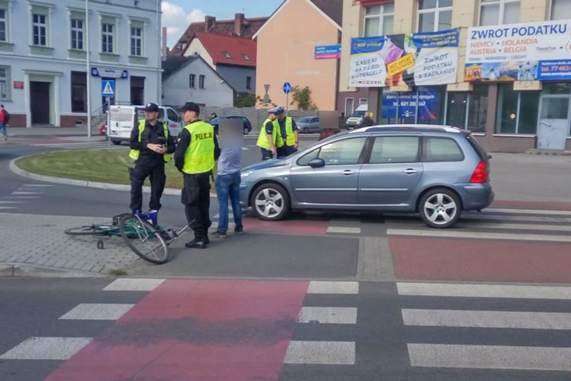 Potrącenie rowerzysty na rondzie Solidarności