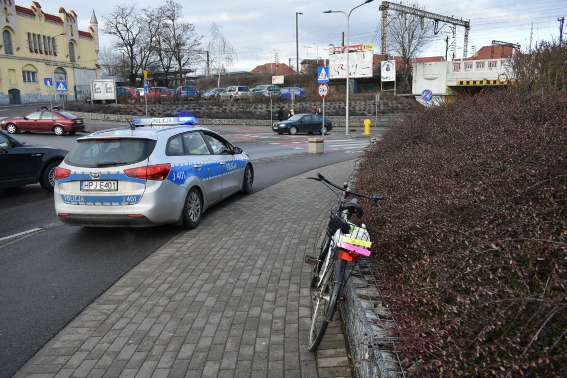 Potrącenie rowerzysty na rondzie Wojaczka. Występowały utrudnienia w ruchu