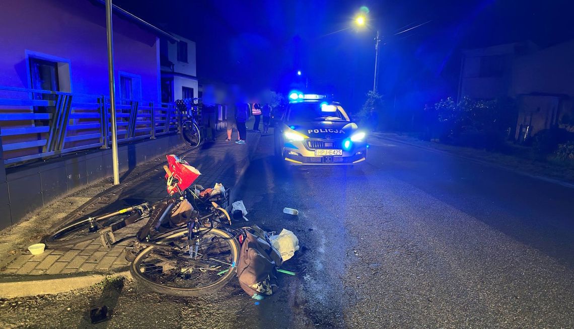 Poważny wypadek w Cisowej. Kierowca osobówki potrącił rowerzystkę i uciekł z miejsca. ZDJĘCIA