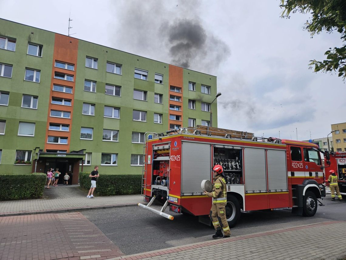 Pożar mieszkania na Stolarskiej w Koźlu. Jedna osoba poszkodowana