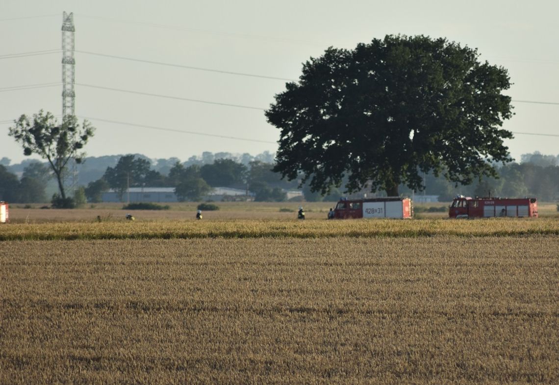 Pożar w Długomiłowicach. Płonął kombajn zbożowy