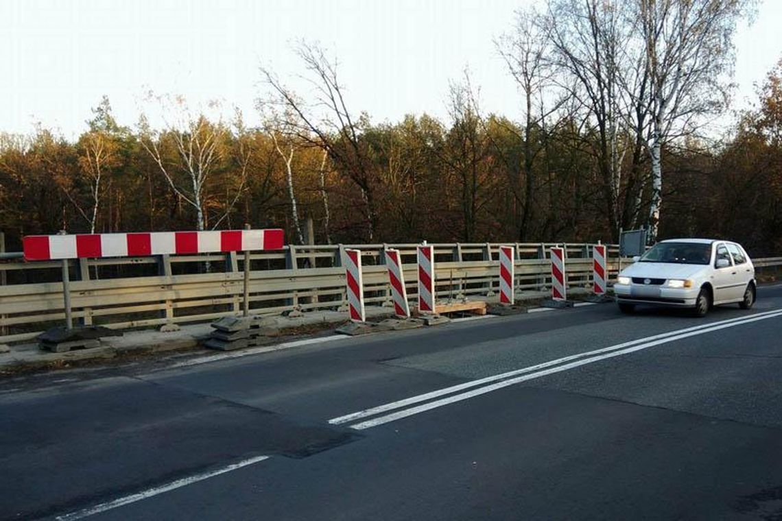 Prace na wiadukcie w pasie ulicy Wojska Polskiego. Naprawa dziury jest już na finiszu