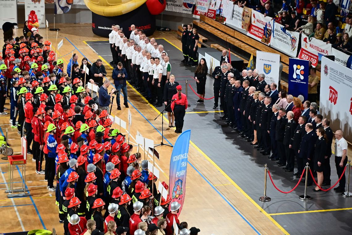 Precyzja, szybkość i wielkie emocje. Młodzi strażacy z całej Polski rywalizują w hali Azoty