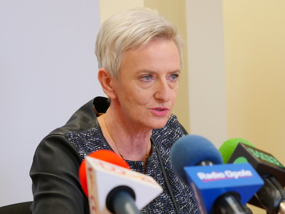 Prezydent Sabina Nowosielska przyśpieszyła powrót z urlopu. Jest już w Europie i wraca do domu