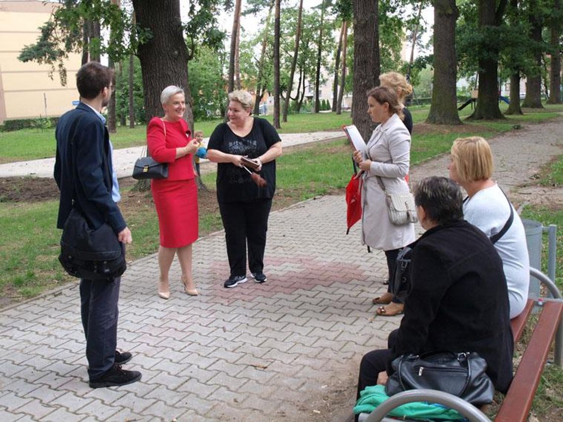 Prezydent Sabina Nowosielska w Blachowni. To jedno z osiedli, które potrzebuje rewitalizacji