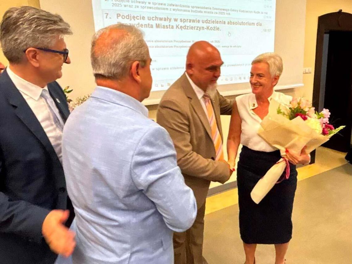 Prezydent Sabina Nowosielska z wotum zaufania i absolutorium. Radni ocenili stan miasta i budżet