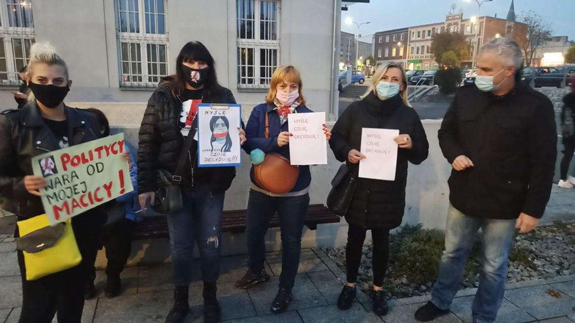 Protestujący rozeszli się, ale zapowiadają, że to nie koniec. Nie chcą zaostrzenia prawa aborcyjnego. WIDEO