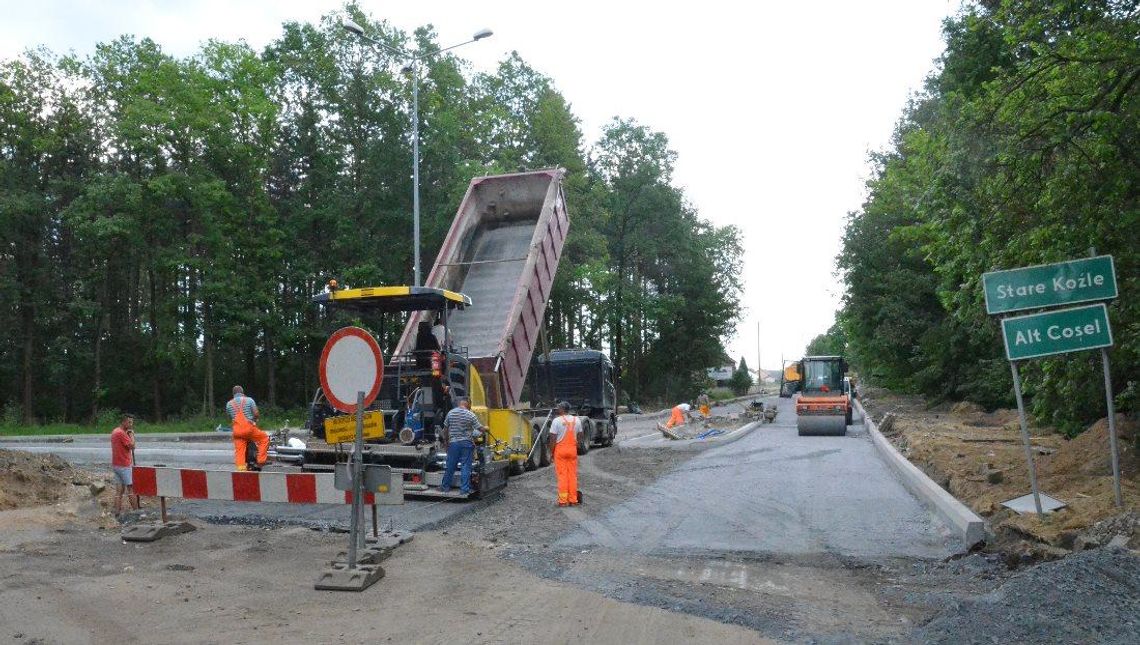 Przebudowa drogi wojewódzkiej w Starym Koźlu na finiszu. Tak teraz wygląda. ZDJĘCIA