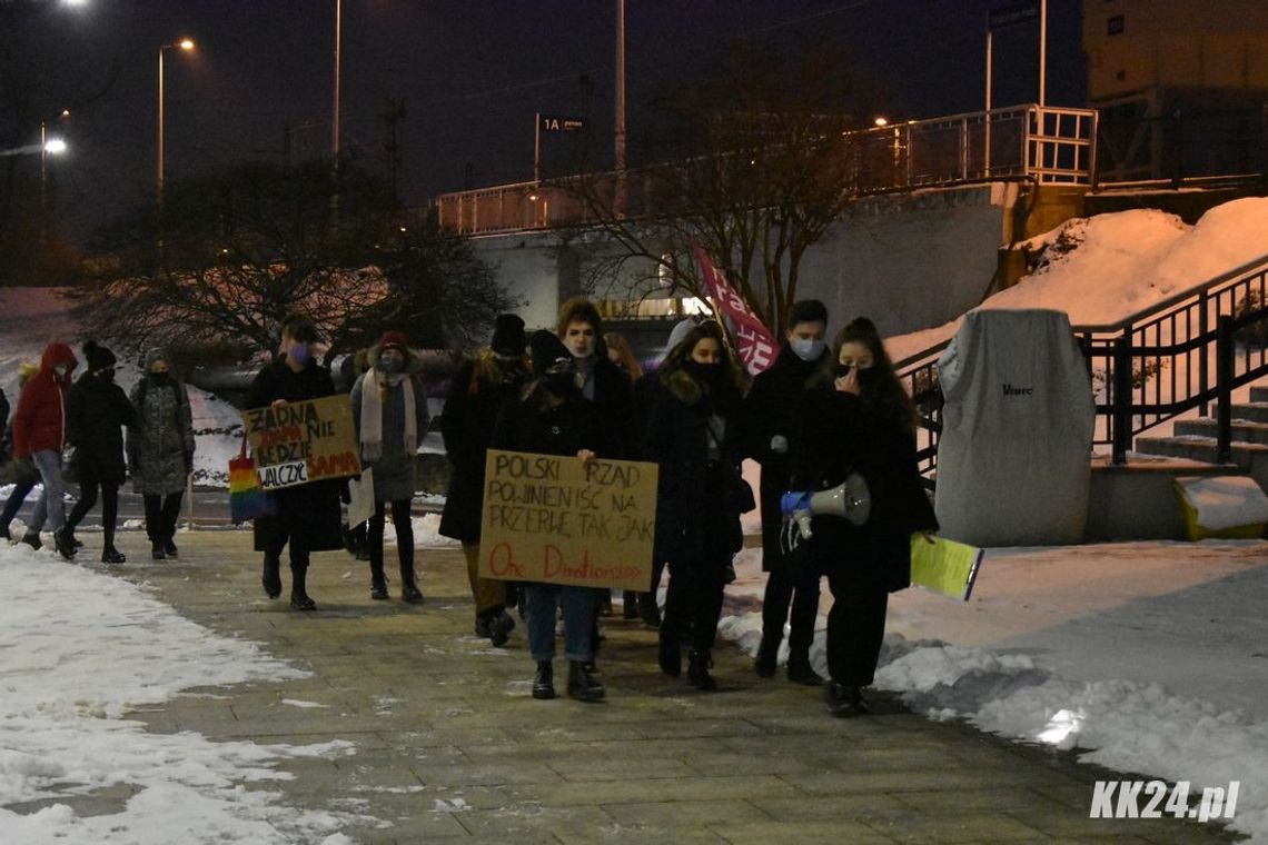 Przeciwnicy zaostrzenia prawa aborcyjnego z Kędzierzyna-Koźla znów wyszli protestować