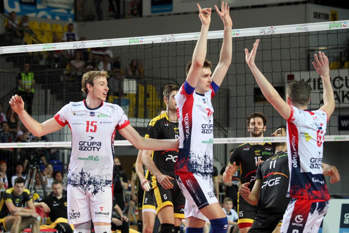 Przedwczesny finał siatkarskiego Pucharu Polski. Zaksa podejmie dziś Skrę Bełchatów