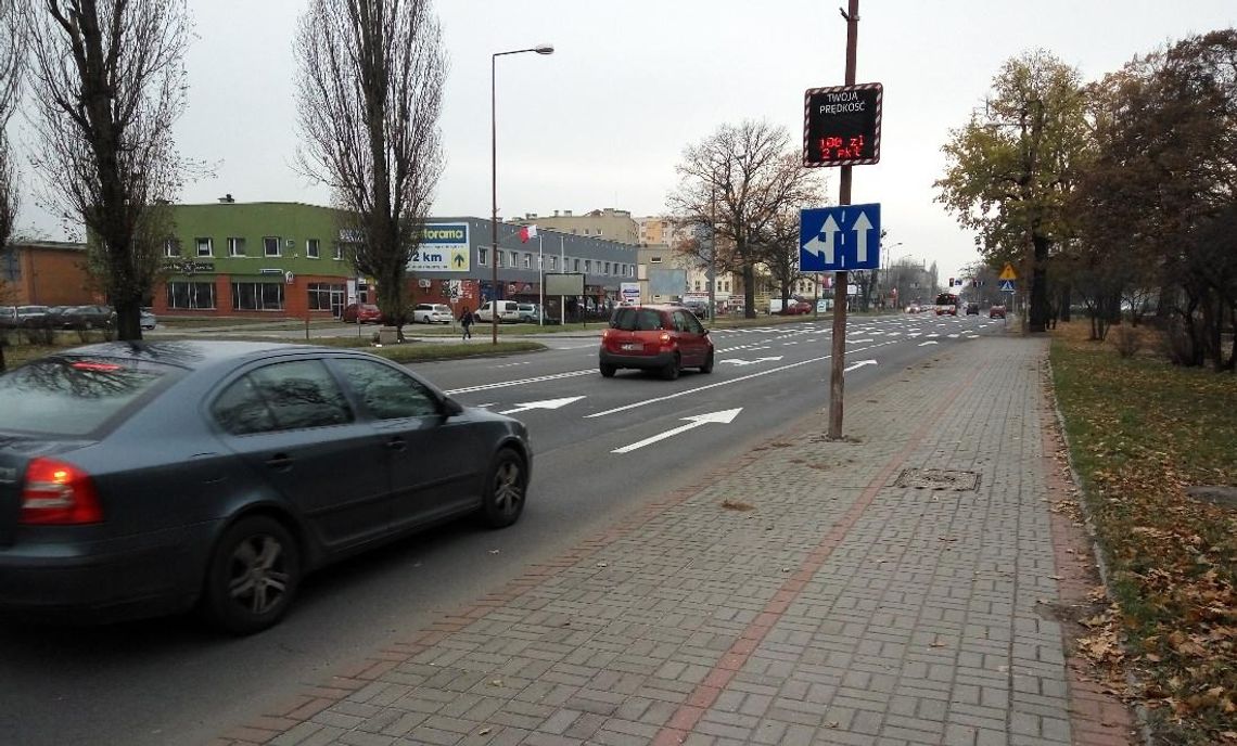 Przekrocz prędkość, a zobaczysz wysokość mandatu. Nowa tablica w Kędzierzynie-Koźlu