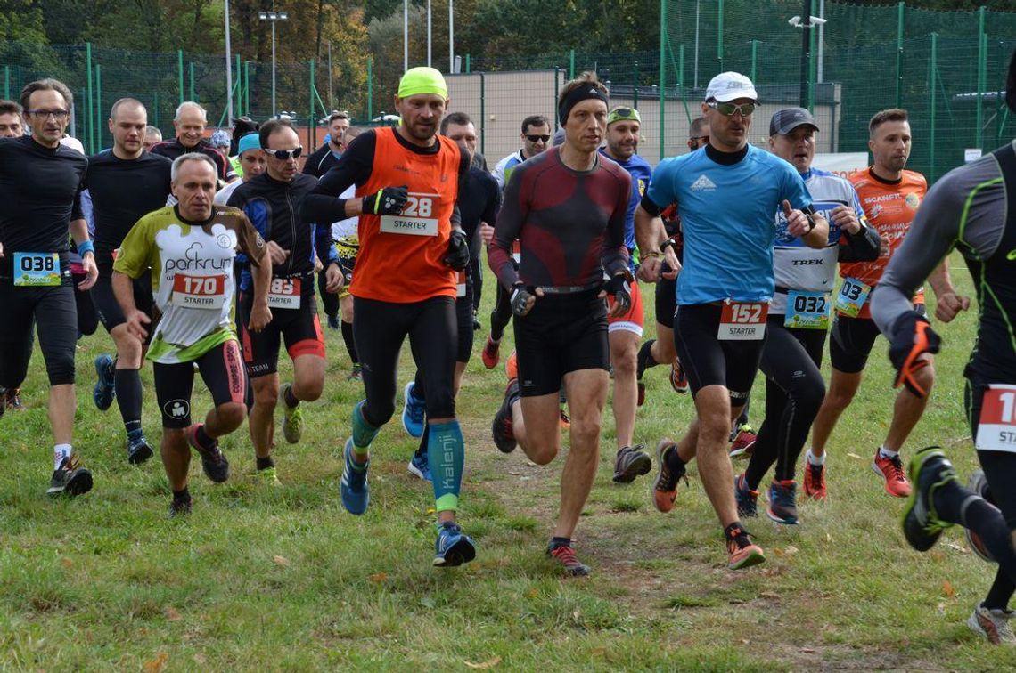 Przełajowy wyścig na kozielskich błoniach. Za nami I Crossduathlon Twierdza. FOTOREPORTAŻ